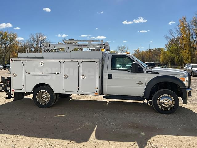 Image of Ford F-550 equipment image 3