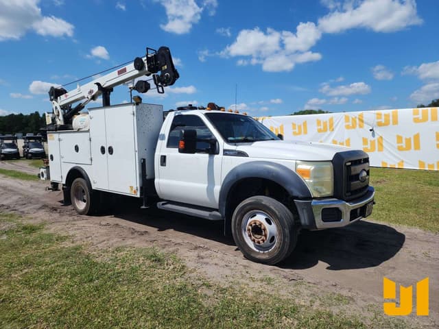 Image of Ford F-550 equipment image 2