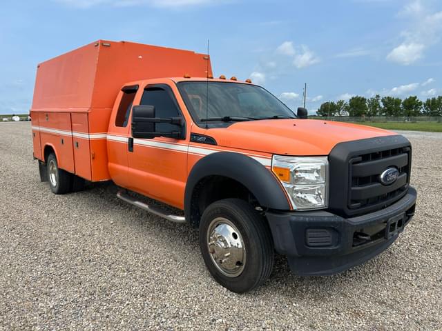 Image of Ford F-350 equipment image 2