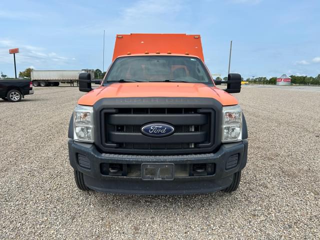 Image of Ford F-350 equipment image 1