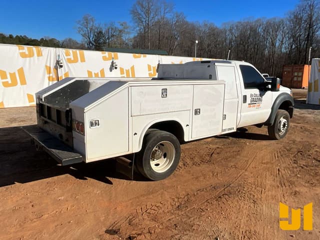 Image of Ford F-550 equipment image 4