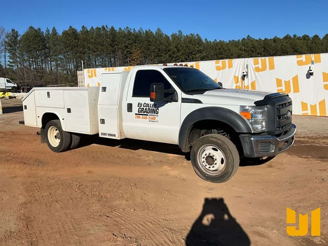 Image of Ford F-550 equipment image 2