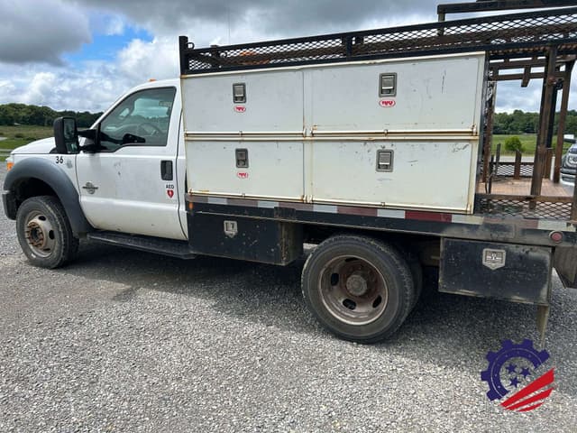 Image of Ford F-550 equipment image 1