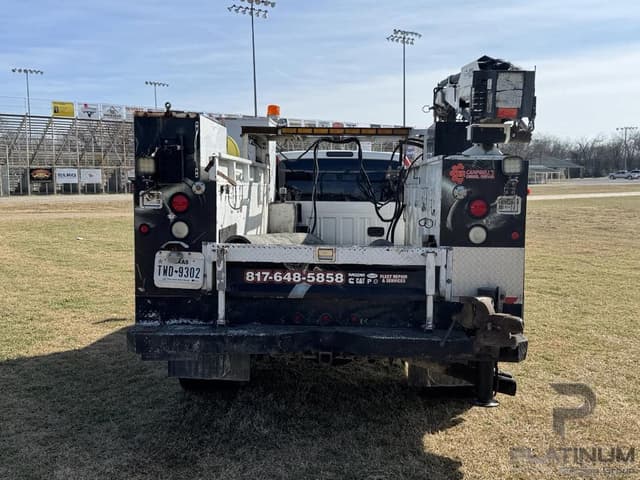 Image of Ford F-550 equipment image 3