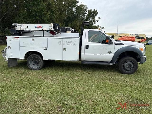 Image of Ford F-550 equipment image 1