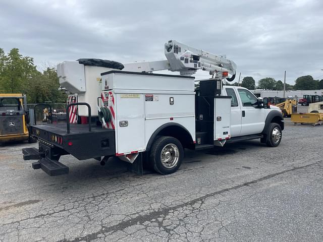 Image of Ford F-550 equipment image 2