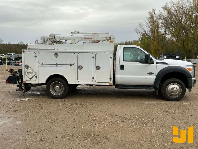 Image of Ford F-550 equipment image 3