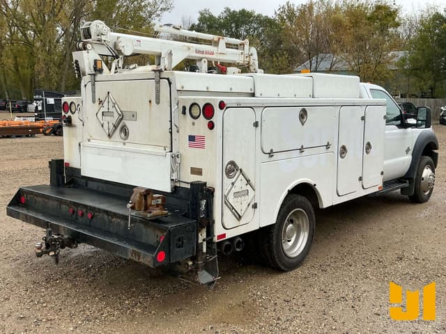 Image of Ford F-550 equipment image 4