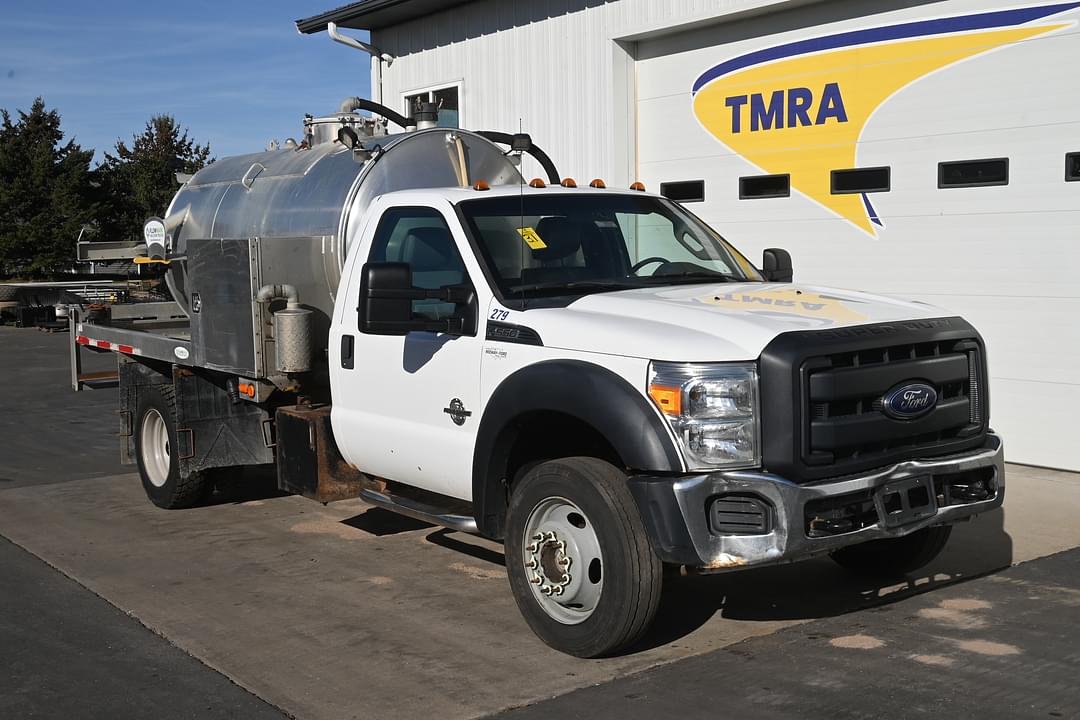 Image of Ford F-550 Primary image