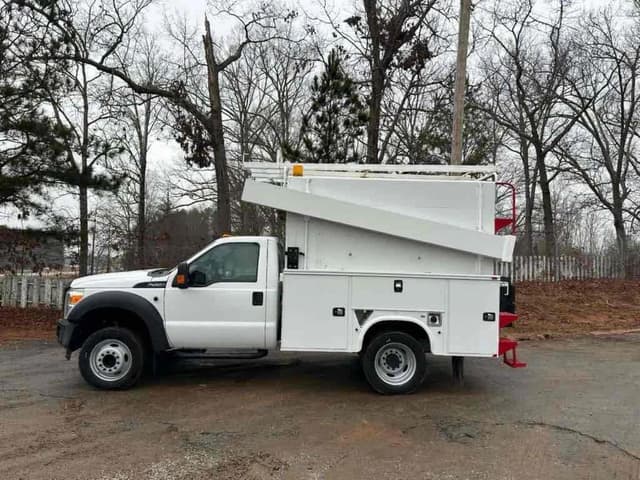 Image of Ford F-550 equipment image 3