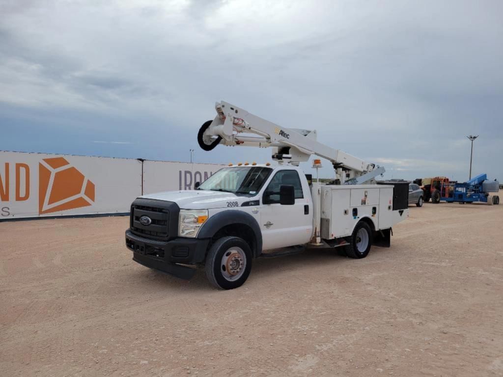 2015 Ford F-550 Equipment Image0