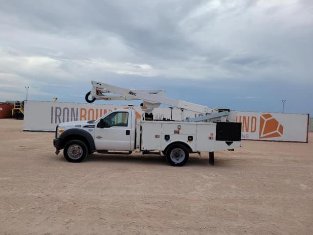 Image of Ford F-550 equipment image 1