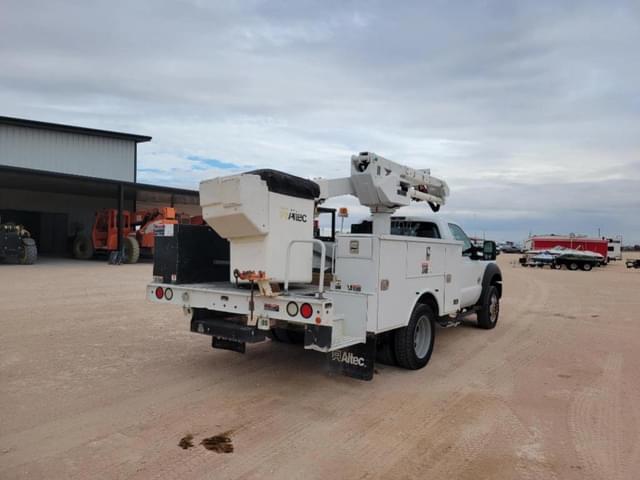 Image of Ford F-550 equipment image 4