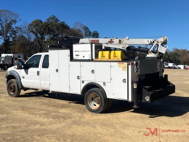 Image of Ford F-550 equipment image 2