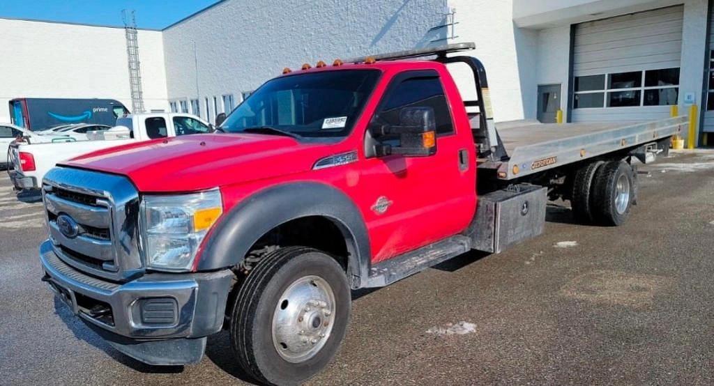 Image of Ford F-550 Primary image