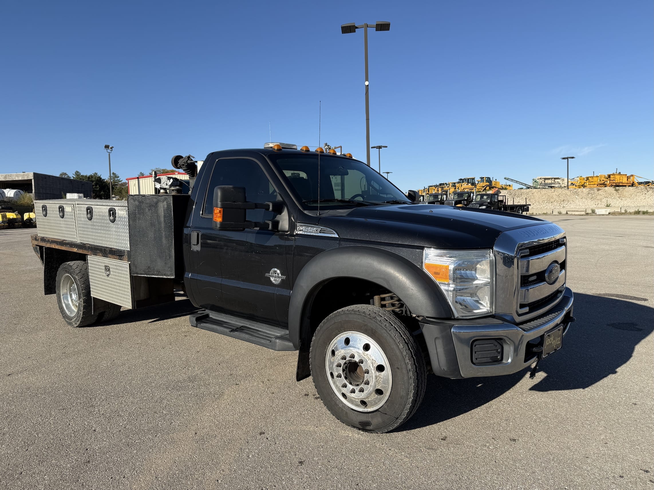 2015 Ford F-550 Equipment Image0