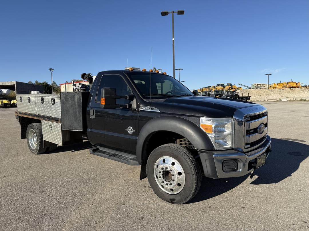 Image of Ford F-550 Primary image