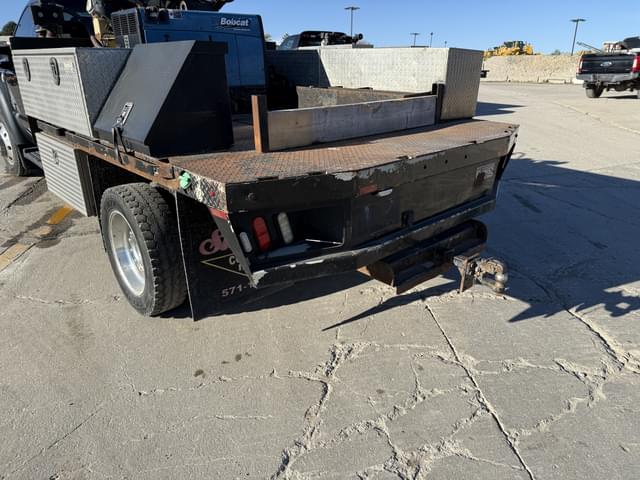 Image of Ford F-550 equipment image 4