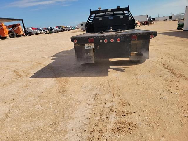 Image of Ford F-550 equipment image 3