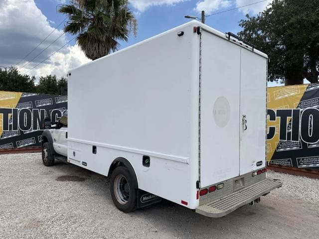 Image of Ford F-550 equipment image 2