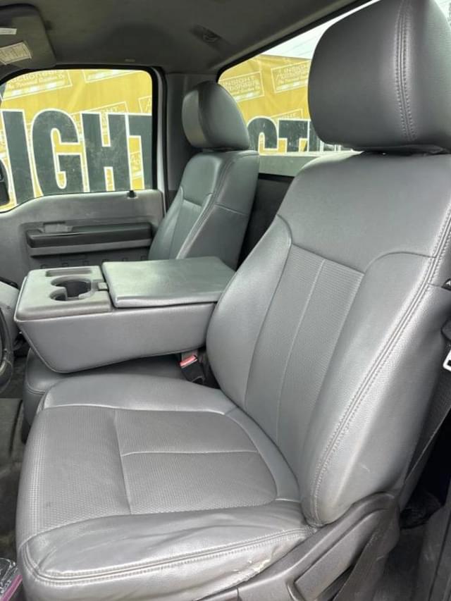 Image of Ford F-550 equipment image 4