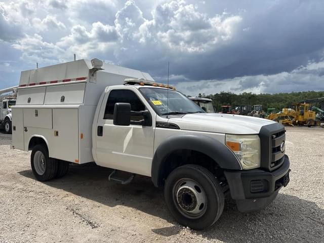 Image of Ford F-550 equipment image 4