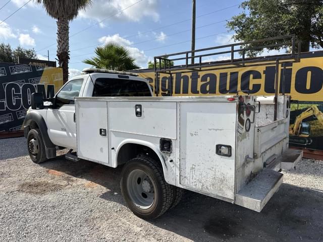 Image of Ford F-550 equipment image 1