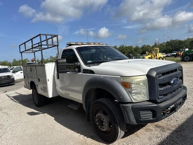Image of Ford F-550 equipment image 3
