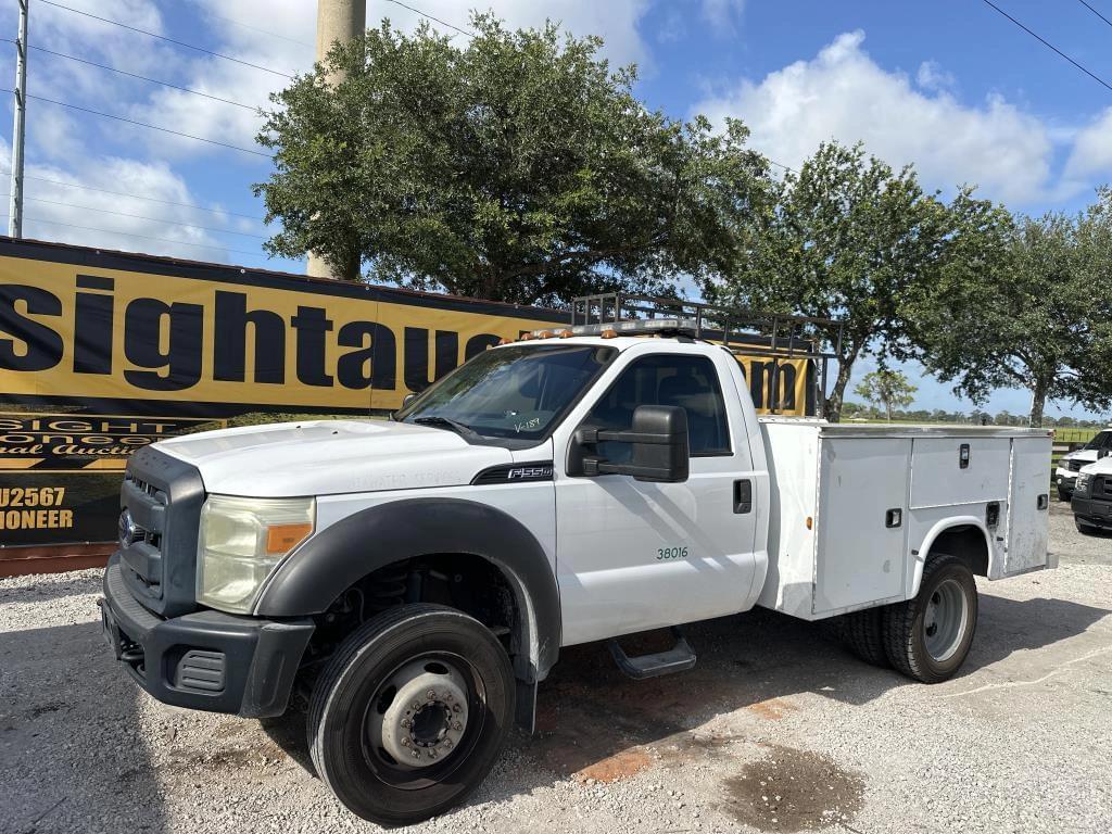 Image of Ford F-550 Primary image
