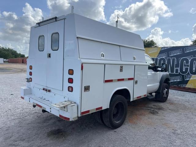 Image of Ford F-550 equipment image 2