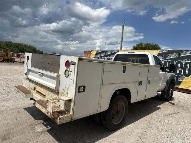 Image of Ford F-550 equipment image 2