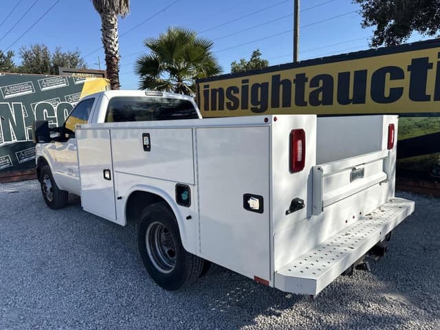 Image of Ford F-550 equipment image 1