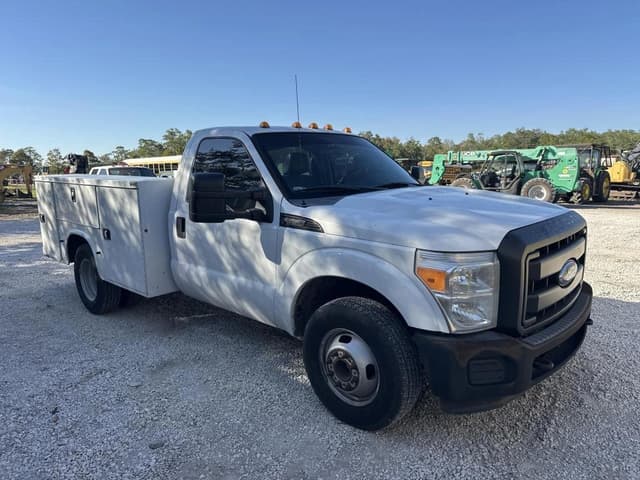 Image of Ford F-550 equipment image 4