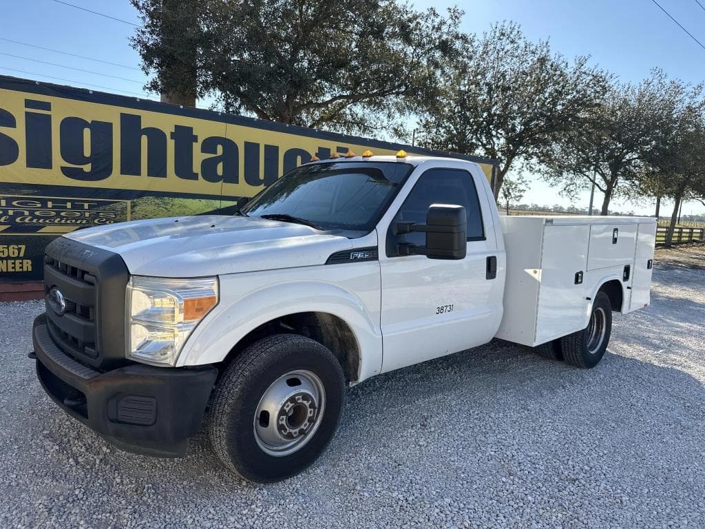 Image of Ford F-550 Primary image