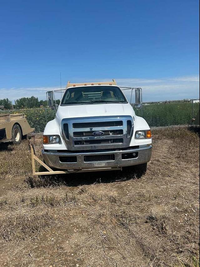 Image of Ford F-650 equipment image 3