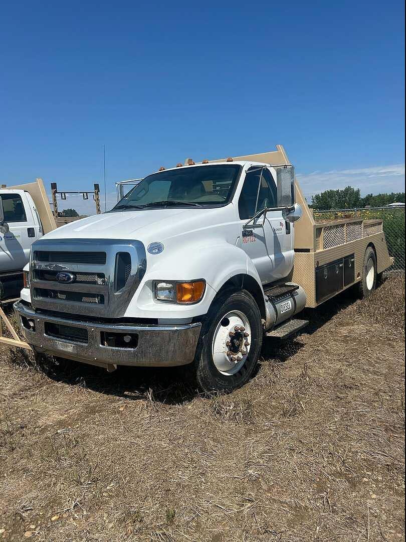 Image of Ford F-650 Primary image