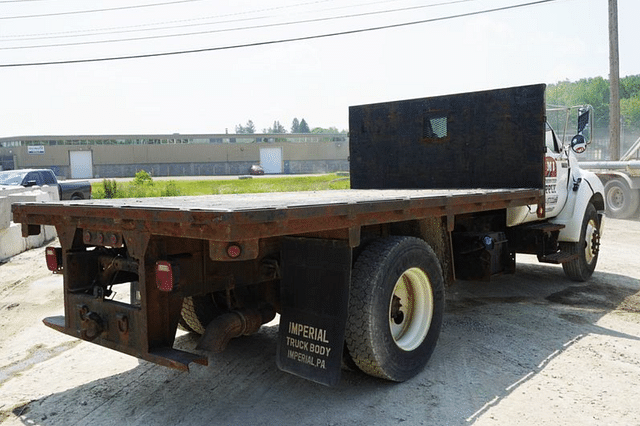 Image of Ford F-650 equipment image 4