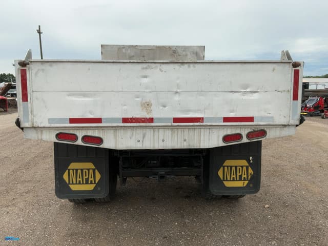 Image of Ford F-650 equipment image 4