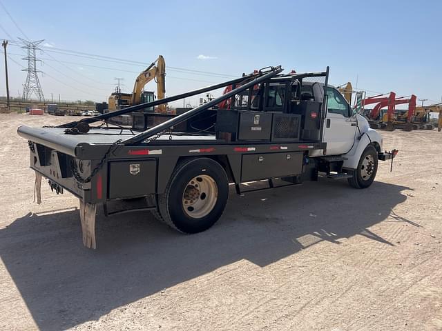 Image of Ford F-650 equipment image 4