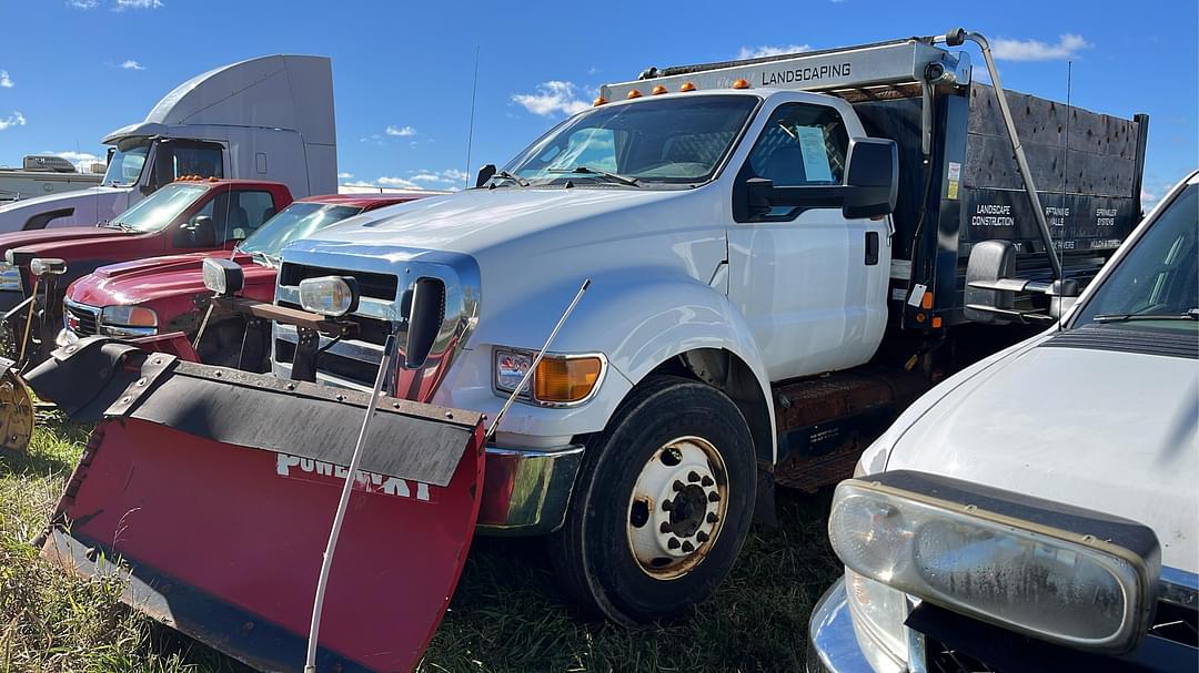 Image of Ford F-650 Primary image