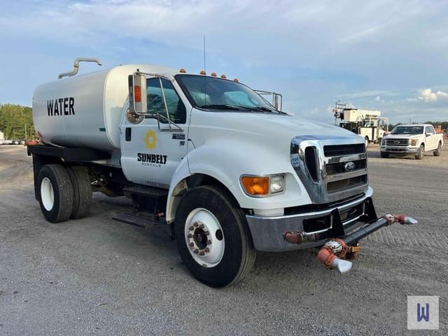 Image of Ford F-650 equipment image 3