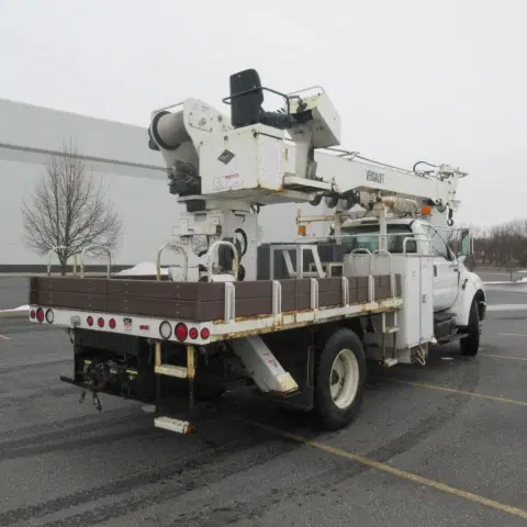 Image of Ford F-750 equipment image 3