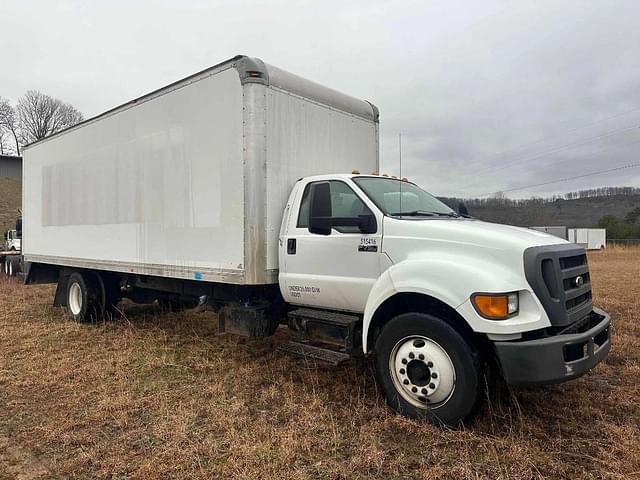 Image of Ford F-750 equipment image 1