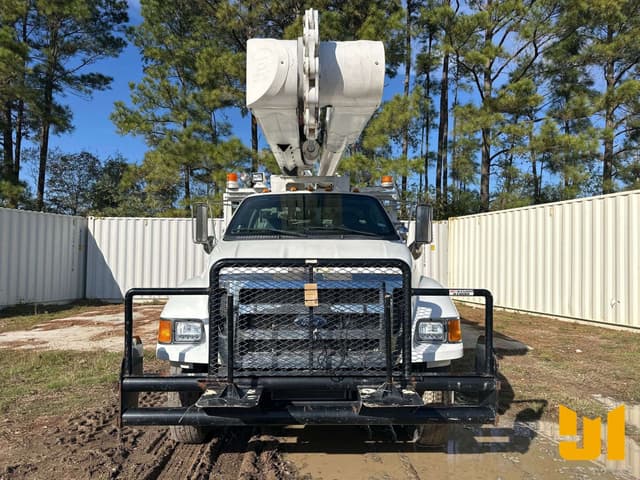 Image of Ford F-750 equipment image 1