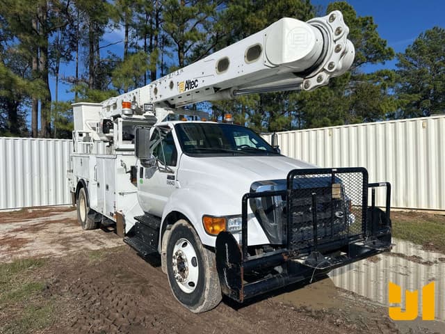 Image of Ford F-750 equipment image 2