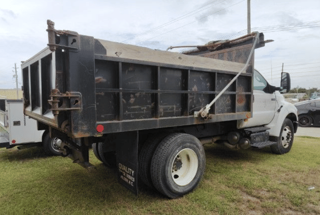 Image of Ford F-750 equipment image 1