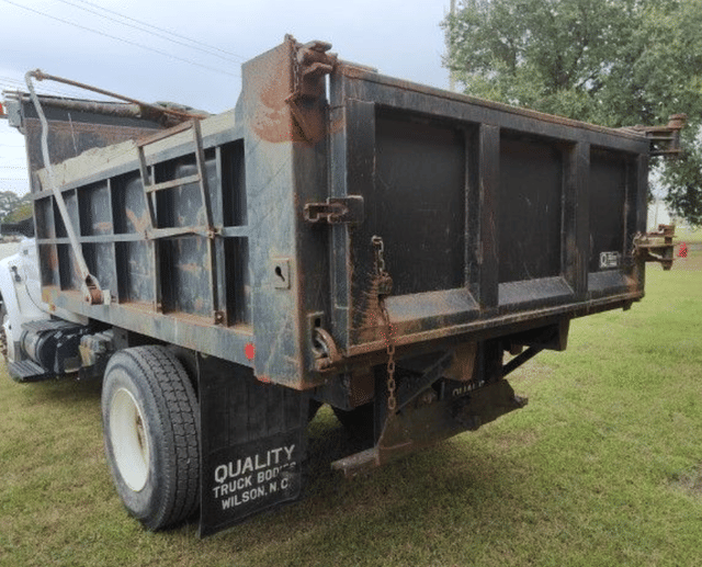 Image of Ford F-750 equipment image 3