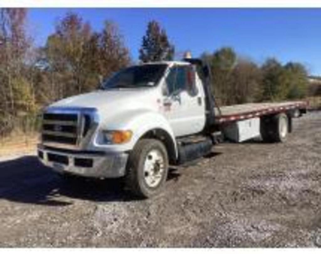 Image of Ford F-750 Primary image