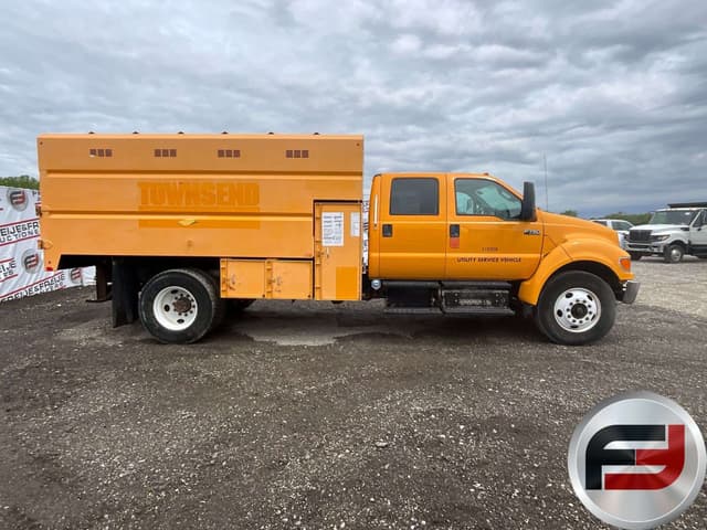Image of Ford F-750 equipment image 3