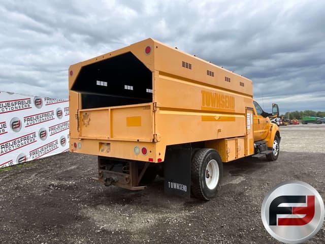 Image of Ford F-750 equipment image 4
